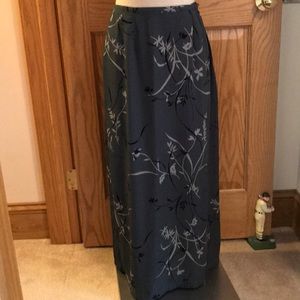 Gray flower pattern long skirt